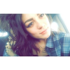 Meet your Posher, Abbie